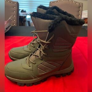 Men’s Olive Military Green Winter Boots, size 43, used twice, size 10